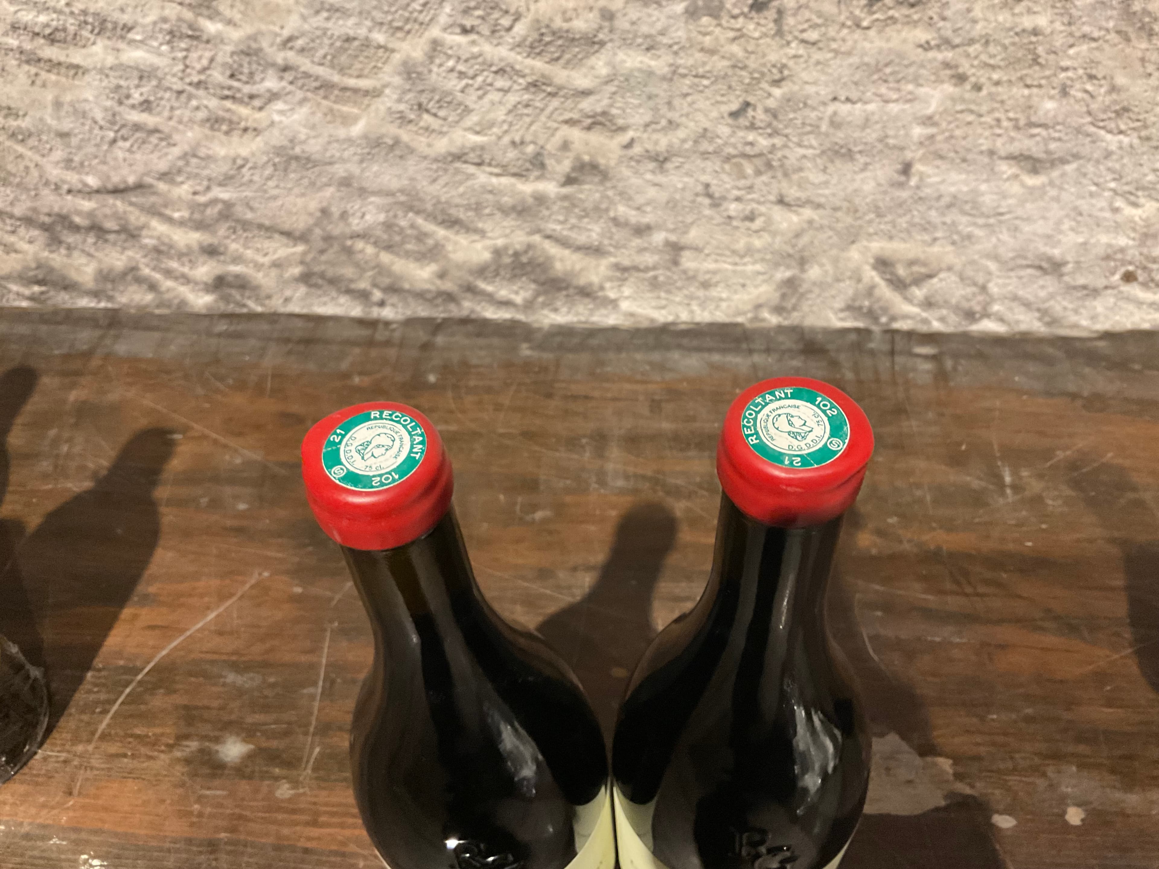 Caps