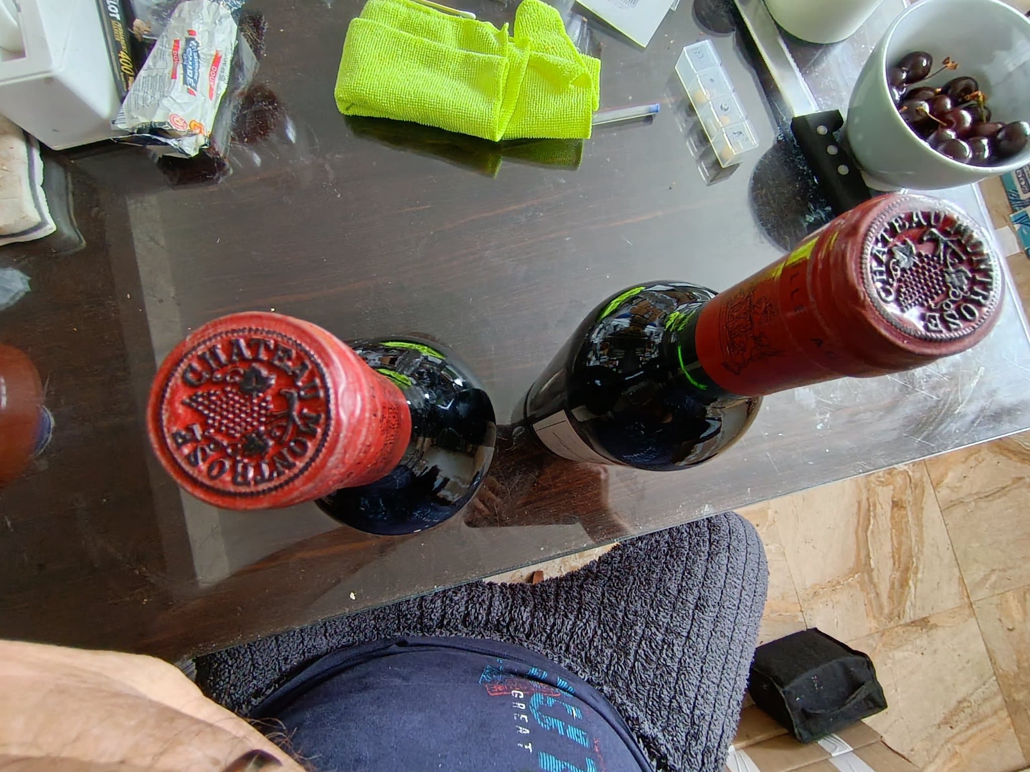 Caps