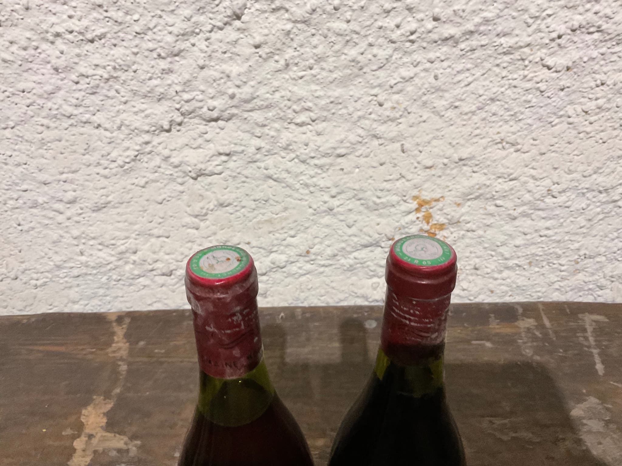 Caps