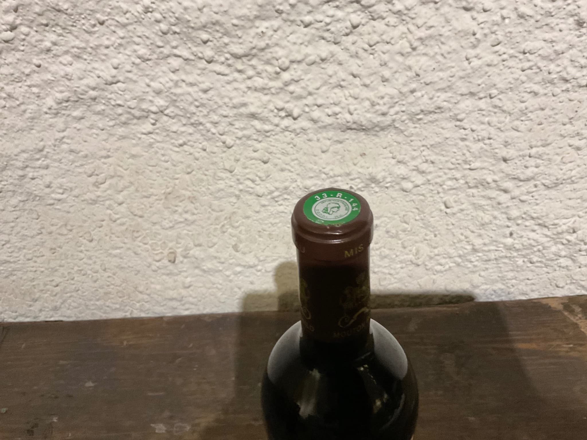 Caps
