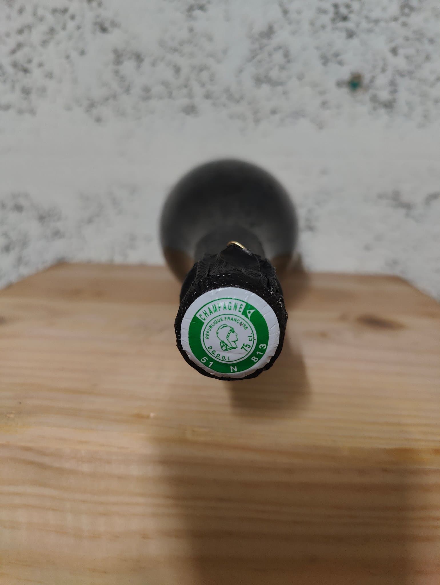 Caps