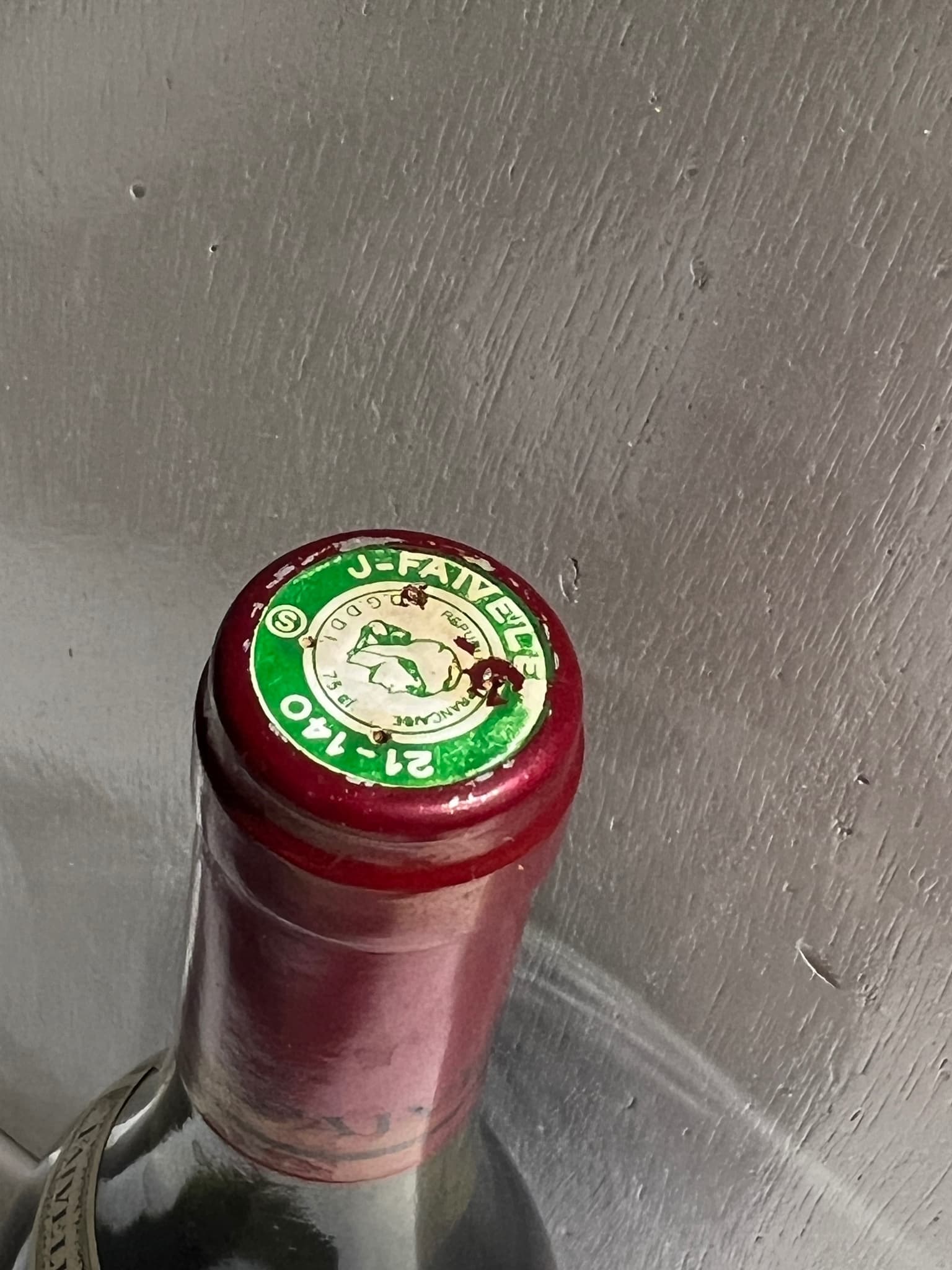 Caps