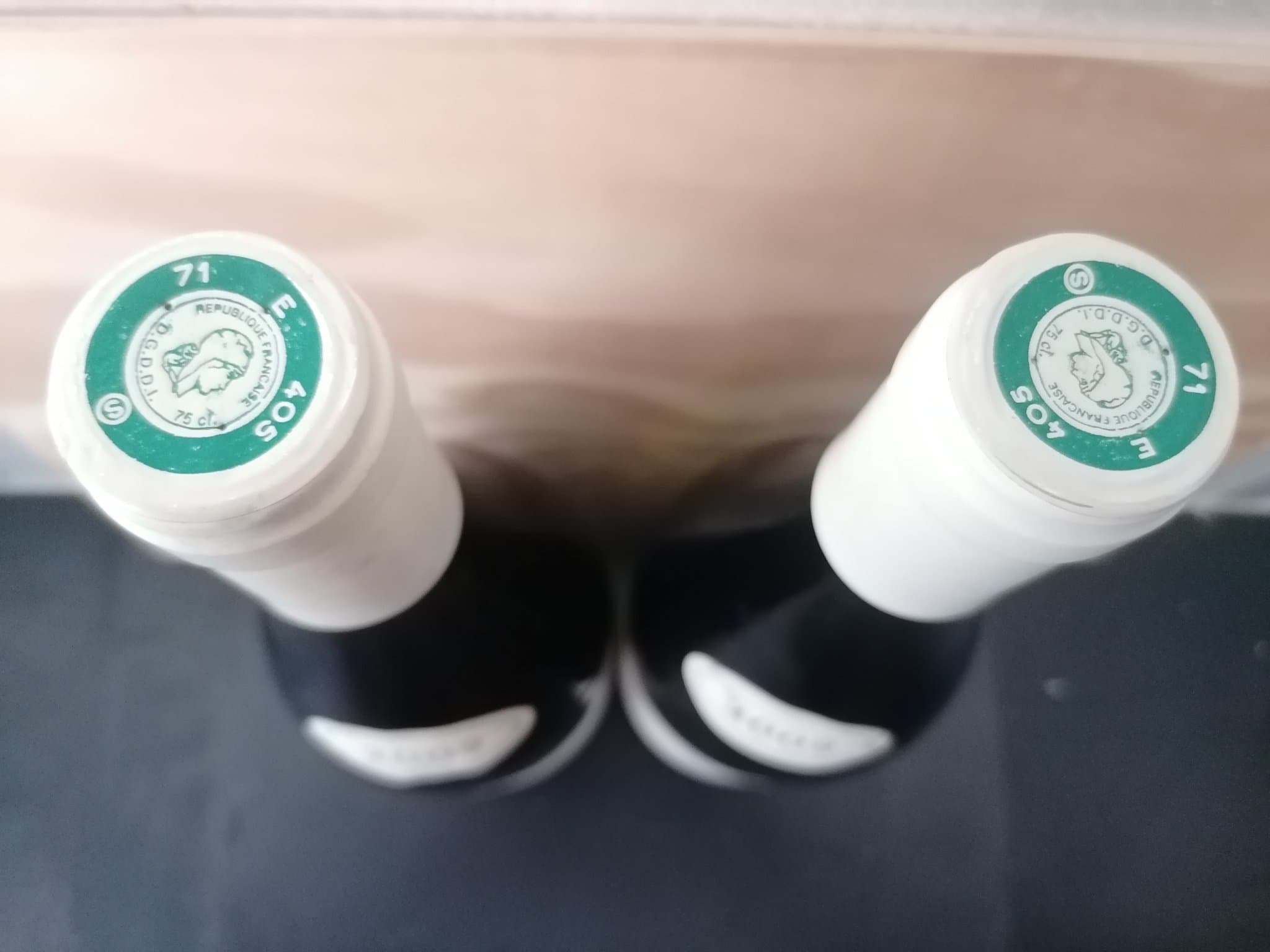 Caps