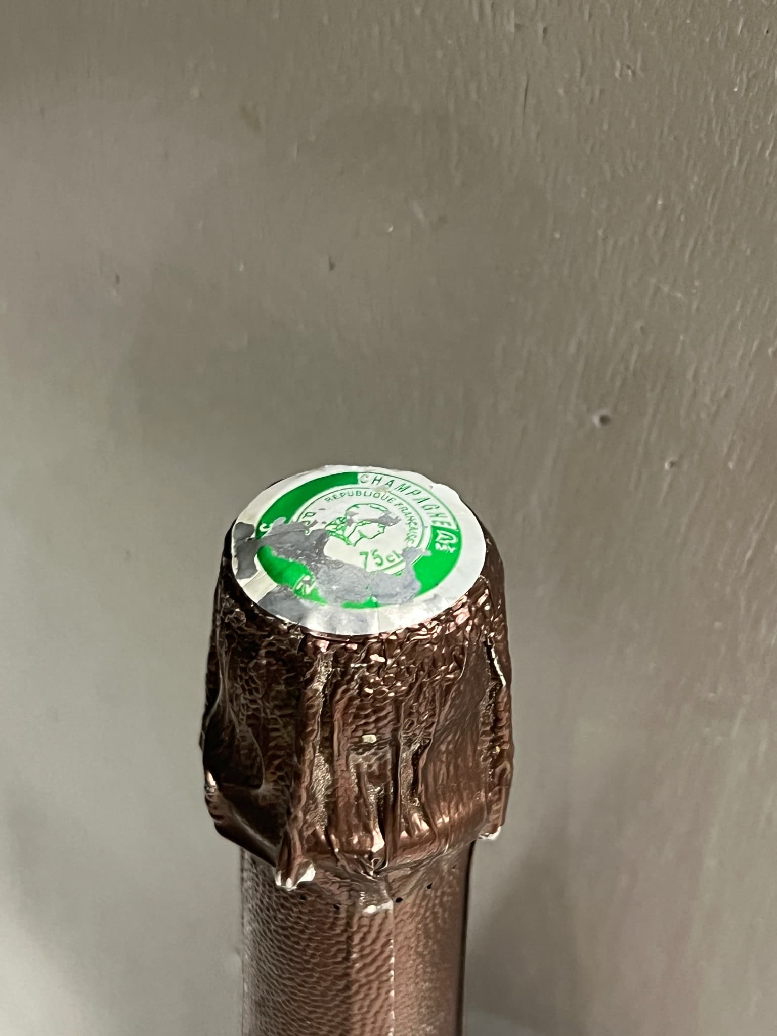 Caps