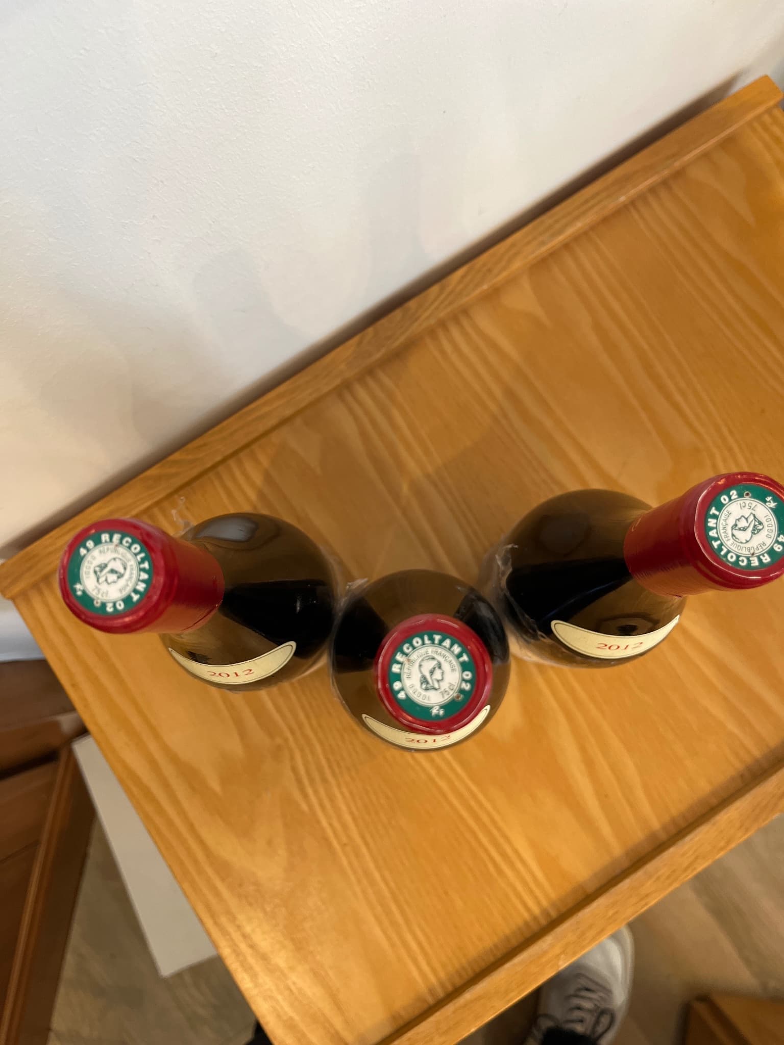 Caps
