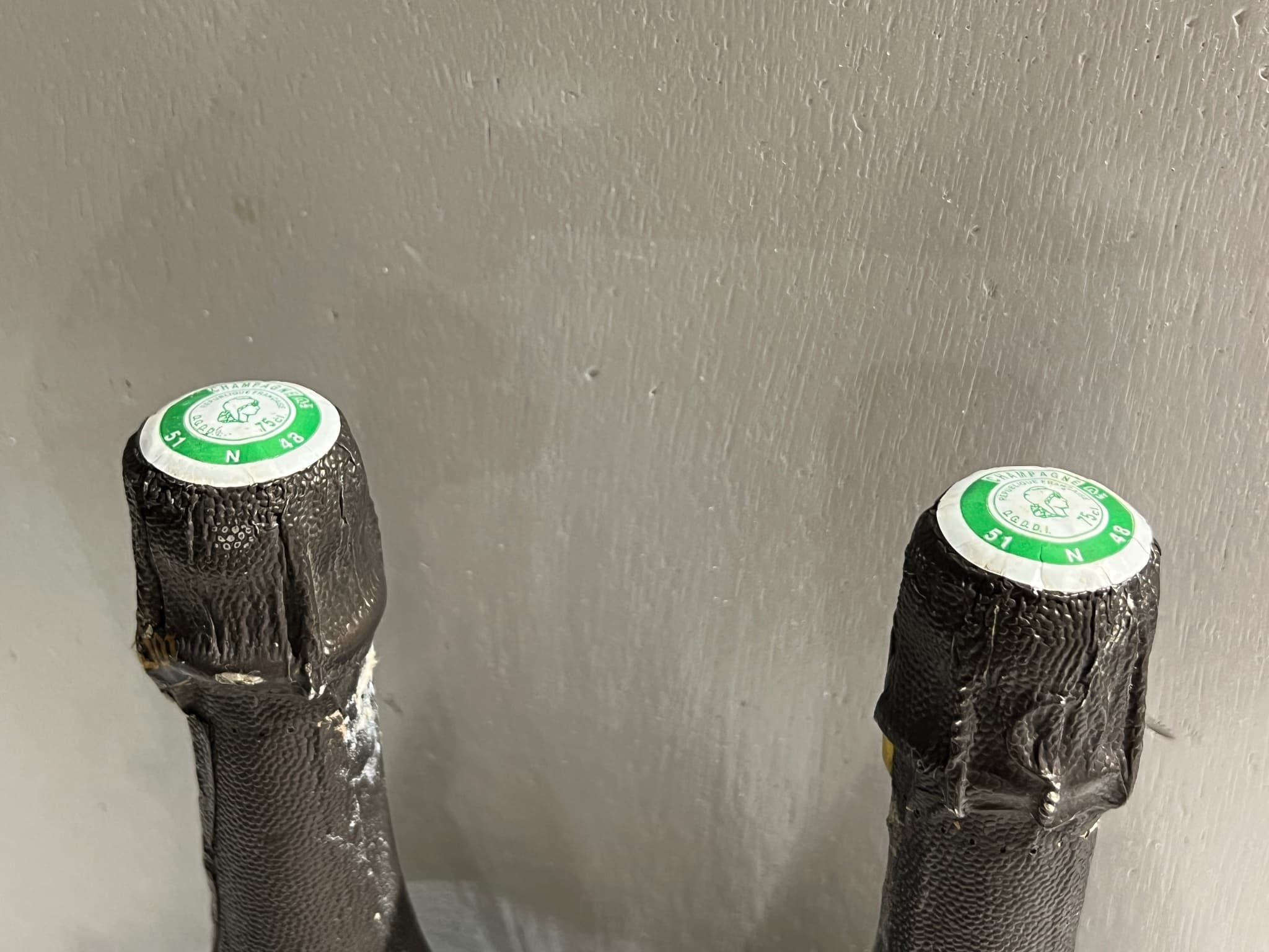 Caps