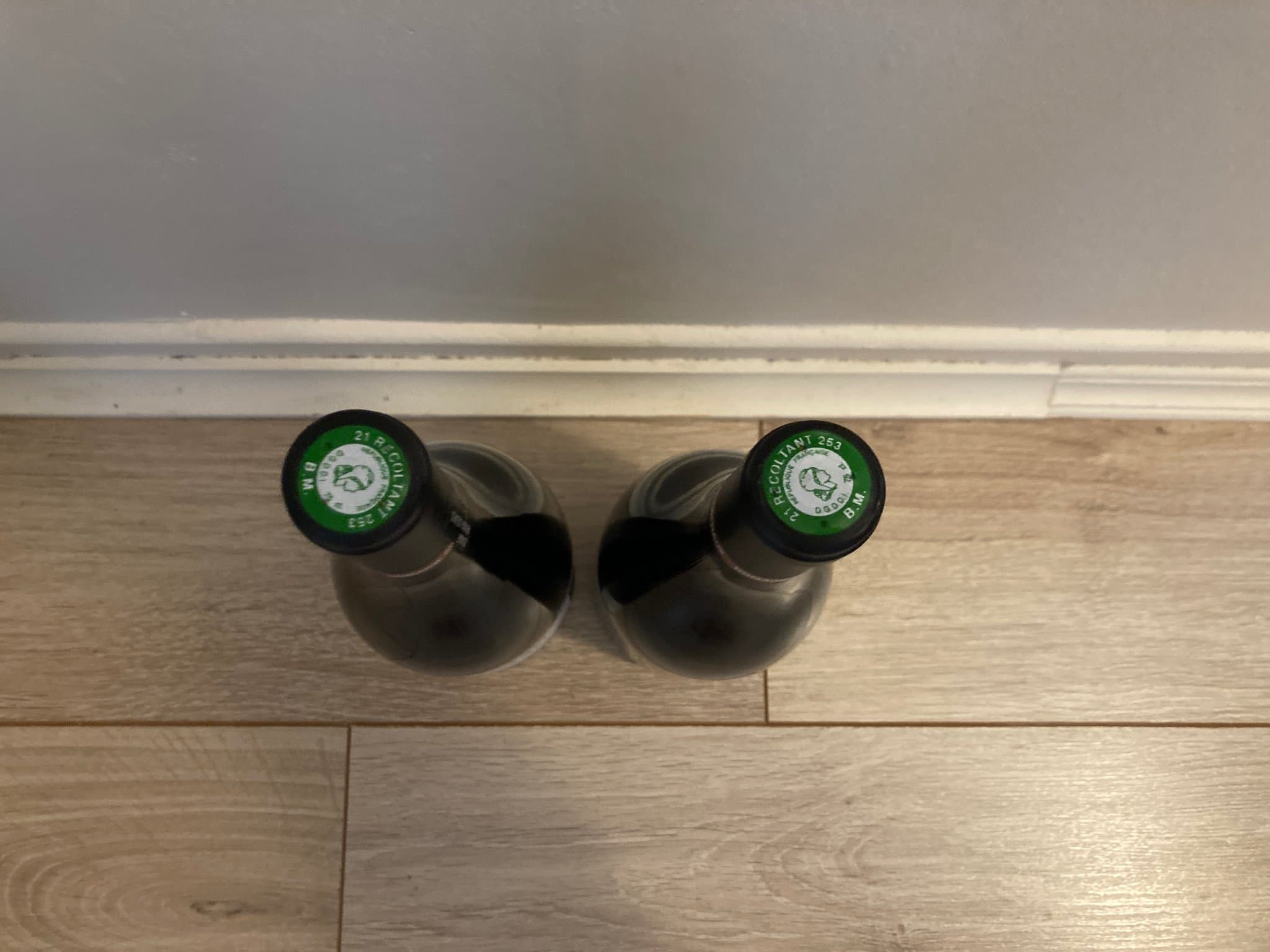 Caps