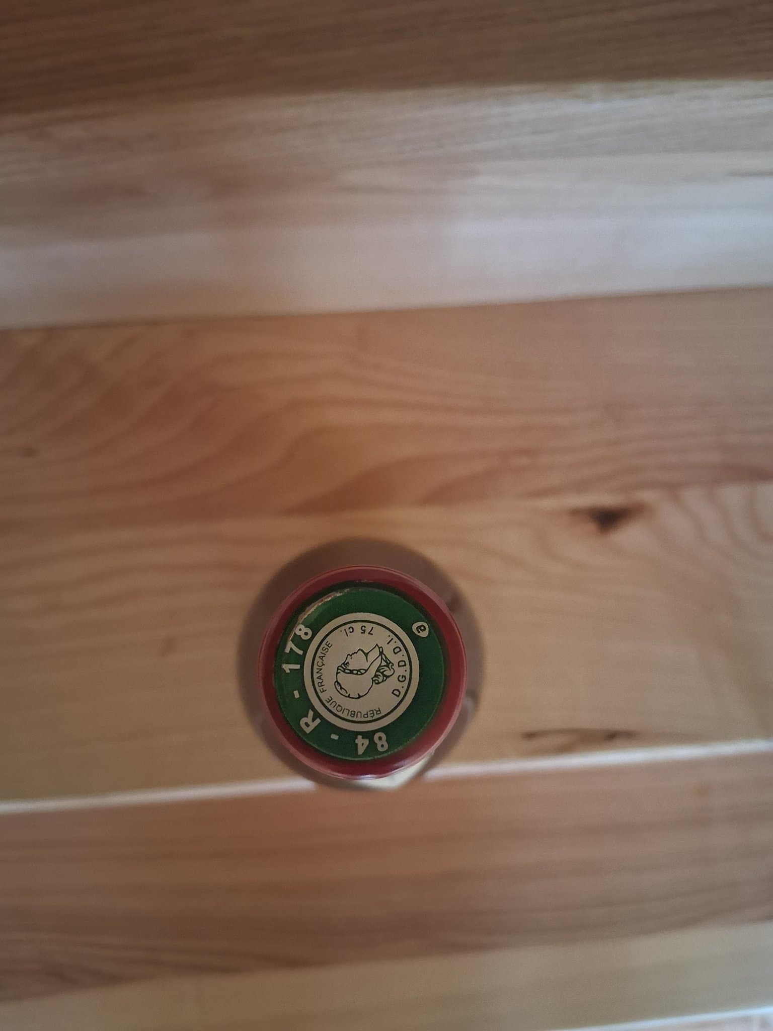 Caps