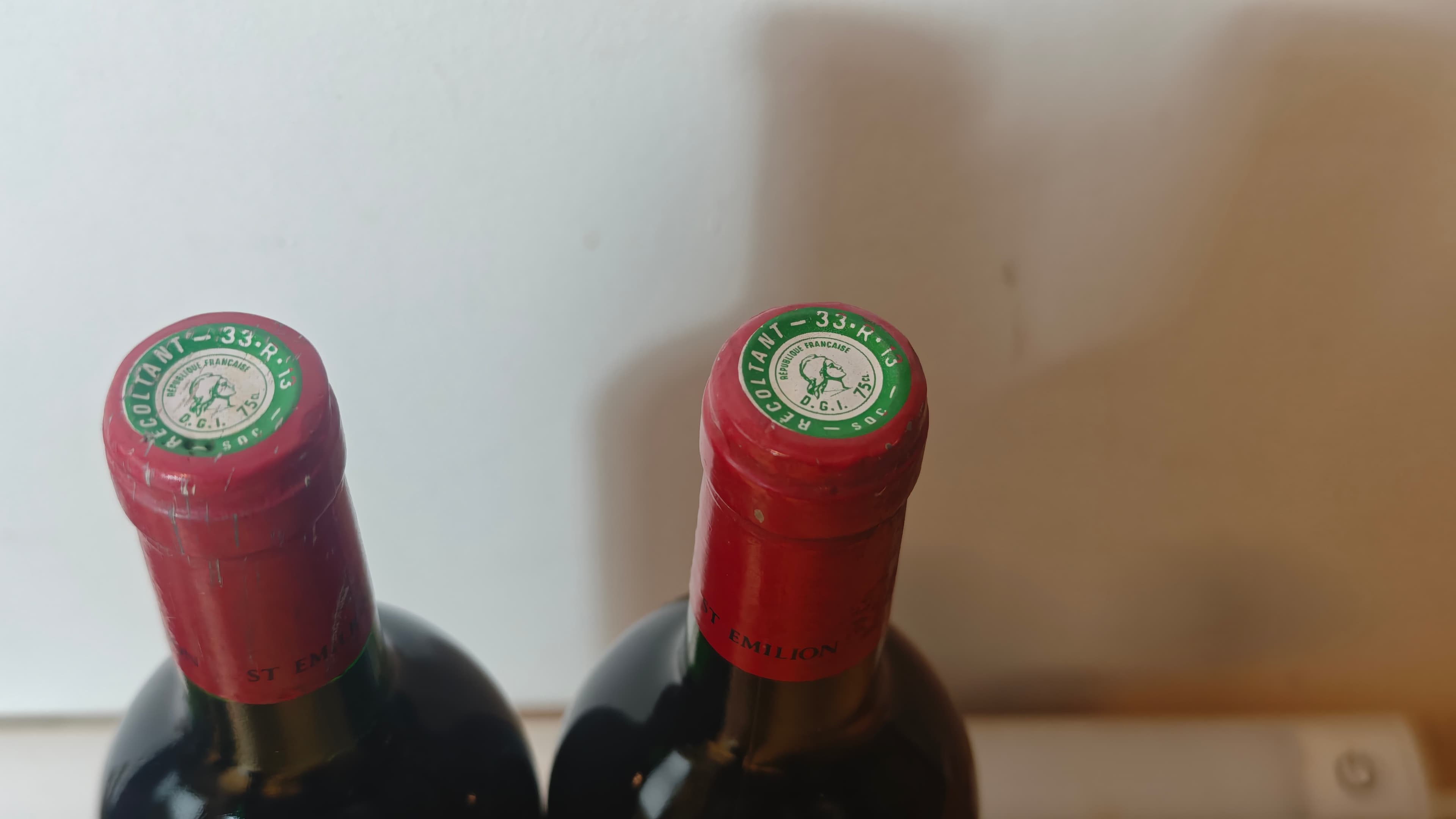 Caps