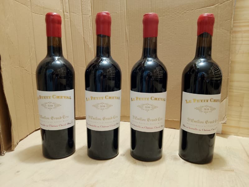4 x Le Petit Cheval, château Cheval Blanc, Saint-Émilion Grand Cru, 2019
