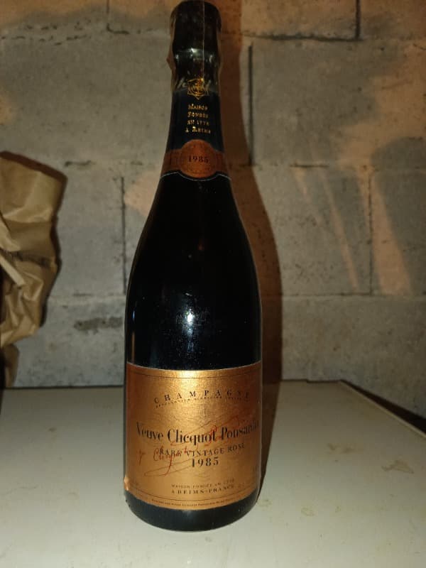 Champagne Veuve Clicquot Ponsardin, Rare Vintage 1985