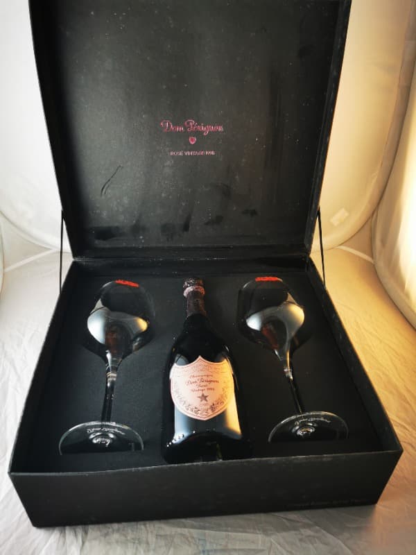 2 coffrets collector S. Fleury + 4 coffrets Love incluant 6 Dom pérignon Rosé 1998