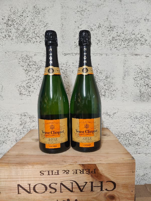 2 x Veuve Clicquot vintage, Champagne, 2012