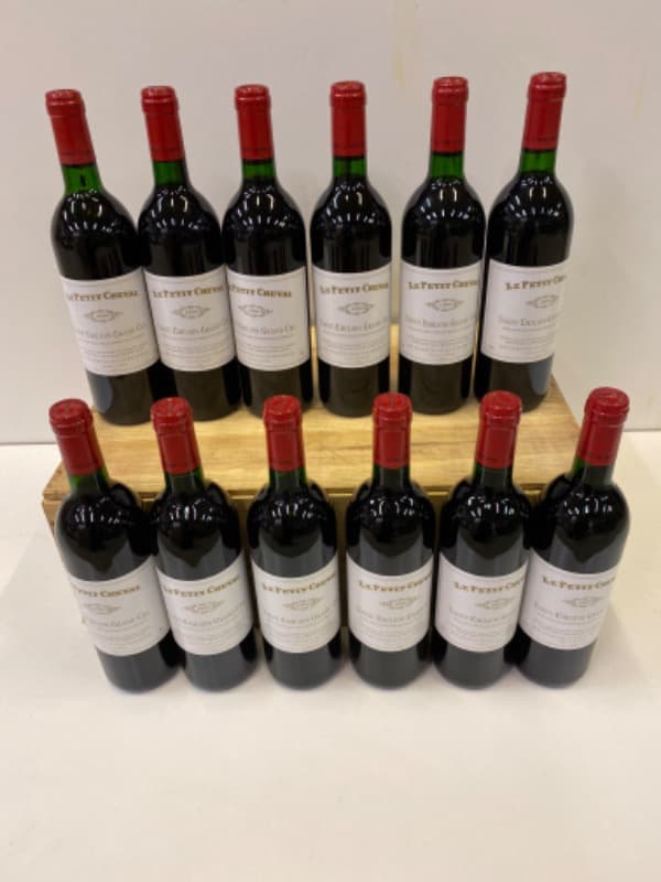 CBO/OWC 12 x Le Petit Cheval, Château Cheval Blanc, Saint-Émilion Grand Cru, 1990