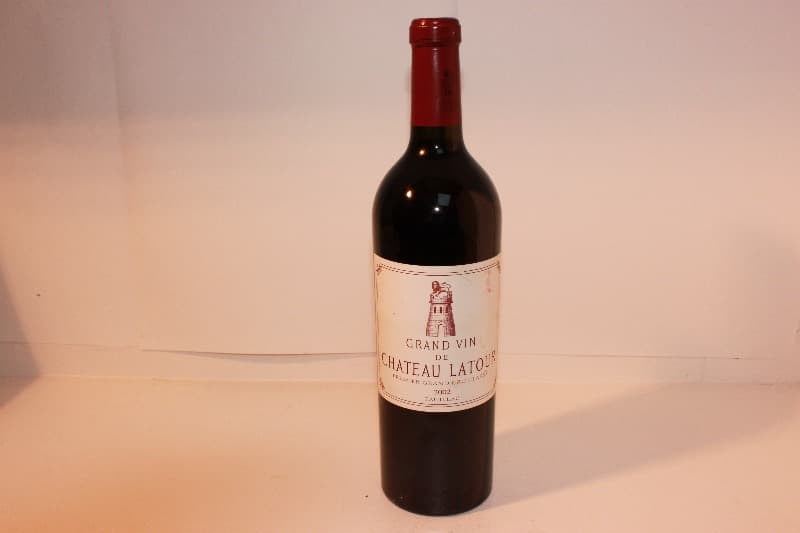 Grand Vin de CHATEAU LATOUR, Pauillac, 2002