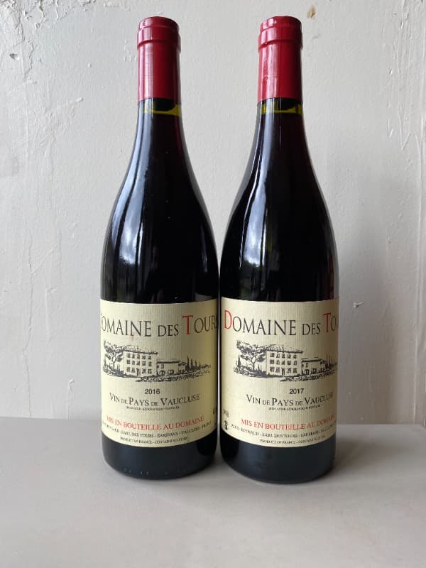 2 x Vin de Pays du Vaucluse, Domaine des Tours, 2016/2017