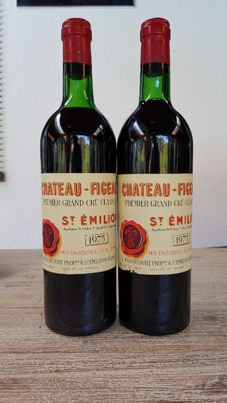 2 x CHATEAU FIGEAC, Saint-Émilion, 1975