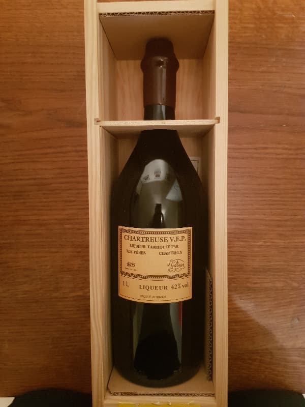 OWC/CBO1 x Chartreuse VEP Jaune, Les Pères Chartreux, 2020 (1L.)