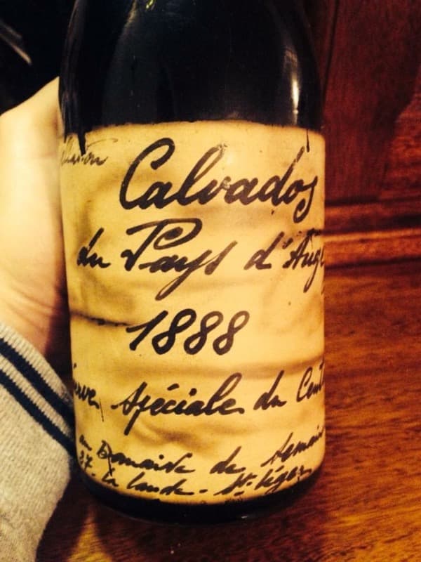 CALVADOS 1888 Pays d’Auge. Domaine de Semainville. Réserve Spéciale du centenaire, Domaine Semainville, 1888