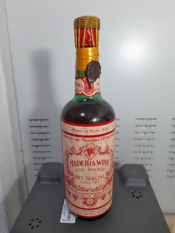 Sercial Solera - Fine Golden - Dry Sercial, Adega Exportadora de Vinhos da Madeira, 1915