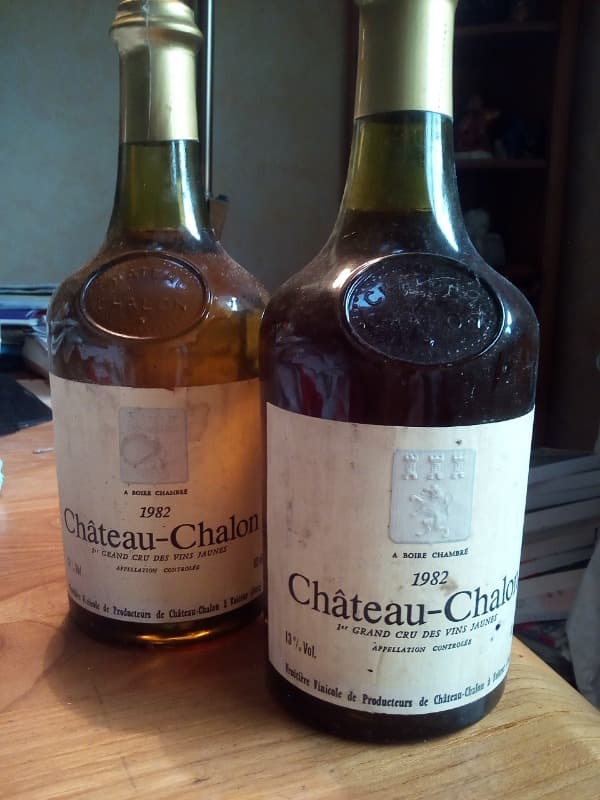 2 x Vin jaune, Fruitière Viticole de Voiteur, Château-Châlon, 1982 (62cl)