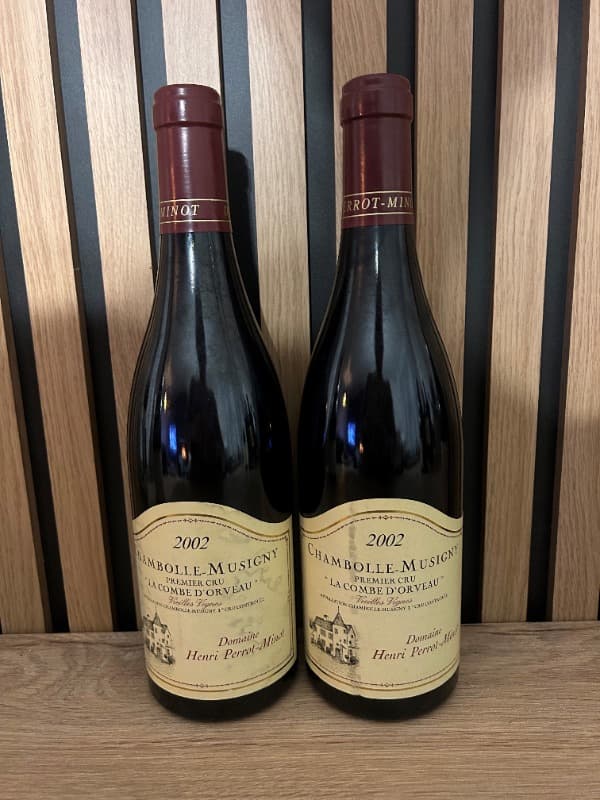 2 x Chambolle-Musigny, 1er cru - La Combe d'Orveau, Henri Perrot-Minot, 2002