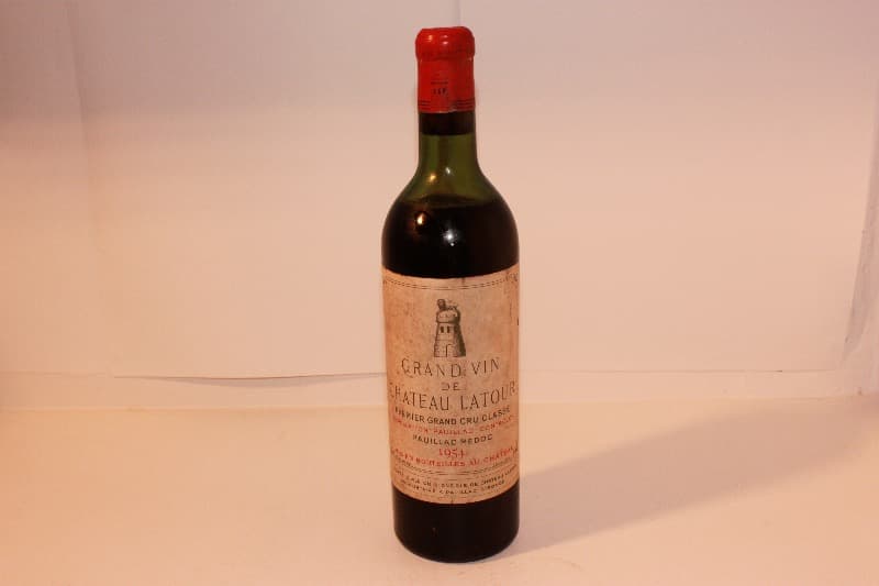 Grand Vin de CHATEAU LATOUR, Pauillac, 1954
