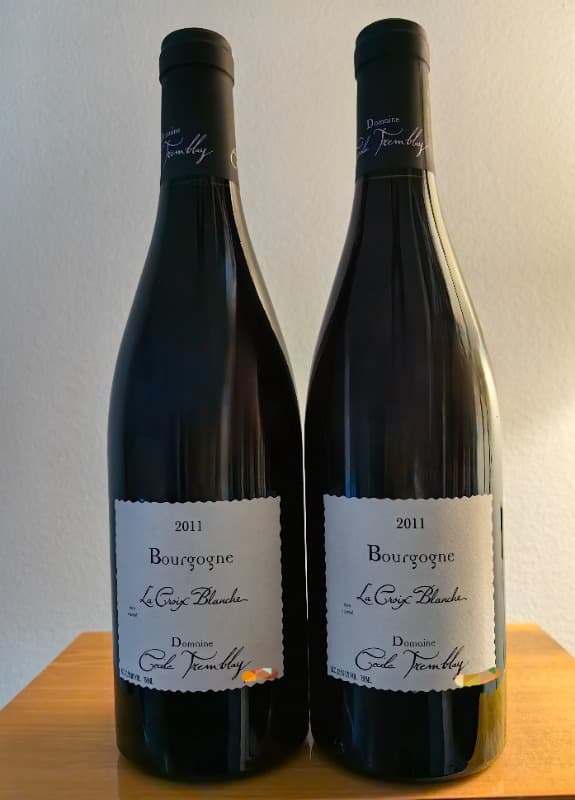 2 x Bourgogne, La Croix Blanche, Domaine Cecile Tremblay, 2011