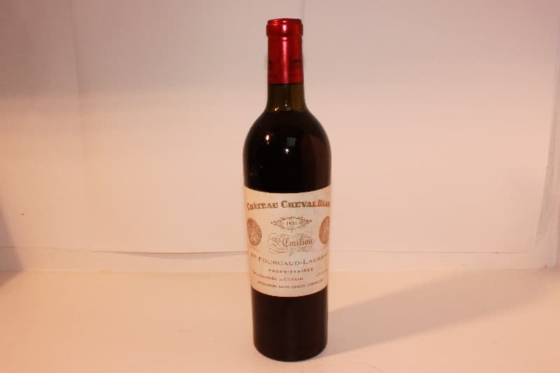 Château CHEVAL BLANC, Saint-Émilion, 1951