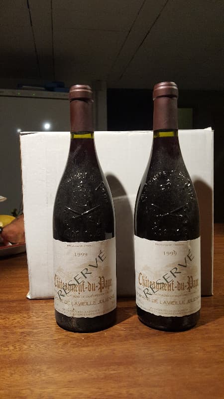 2 x Châteauneuf-du-Pape, cuvée réservé, Domaine de la Vieille Julienne, 1999