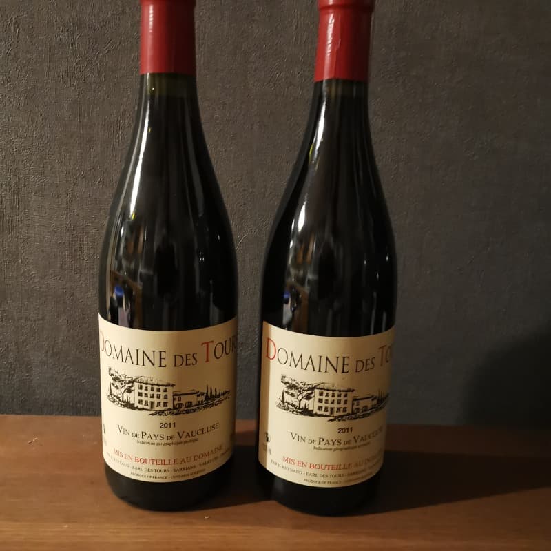 2 x Vin de Pays du Vaucluse, Domaine des Tours, 2011