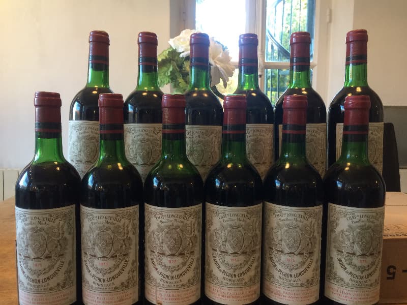 12 x au Baron de Pichon Longueville, Château Longueville, Pauillac, 1975