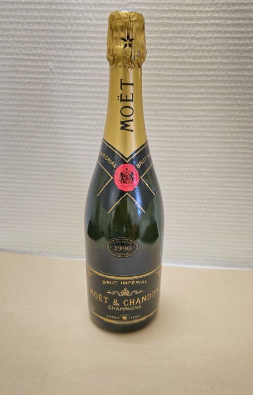 Brut Impérial, Moët & Chandon, Champagne, 1990