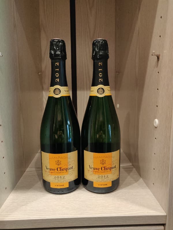 2 x Veuve Clicquot ponsardin Vintage, Champagne, 2012